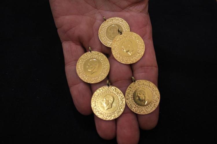 Düşük fiyatlı altın takılara büyük ilgi Hepsi 22 ve 14 ayar altın