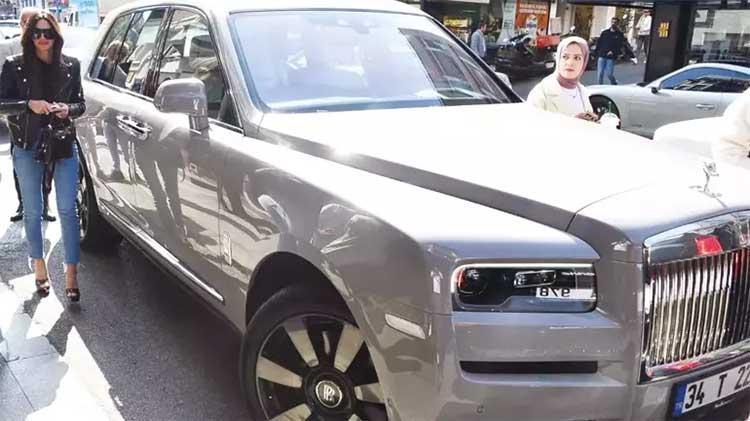 Aslıhan Doğan Turan Rolls - Royce ile bayram gezmesinde