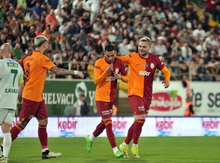 Alanyaspor - Galatasaray maçında gol yağmuru Aslan liderliği geri aldı