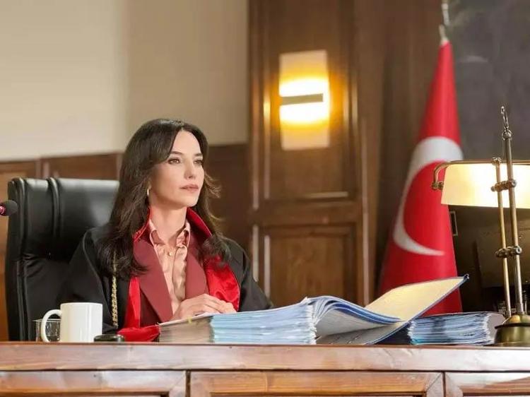 Hande Ataizi: Bu dizideki taş benim