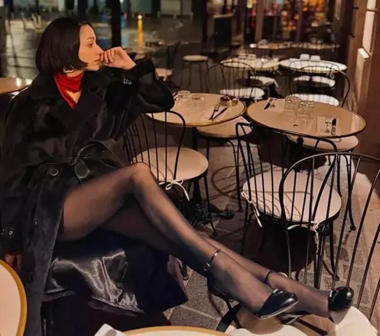 Zeynep Bastık Pariste