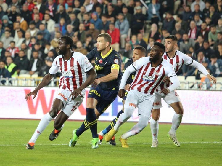 ALi KOÇ 5 SAAT KONUŞUNCA TAKIM 3 PUAN KAZANMIYOR