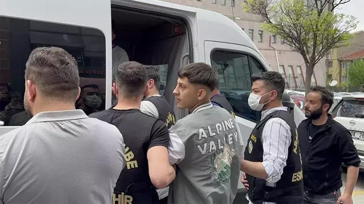 “ÜZÜLDÜM, TAM DA HAYATIMIN GÜZEL NOKTASINDAYDIM”