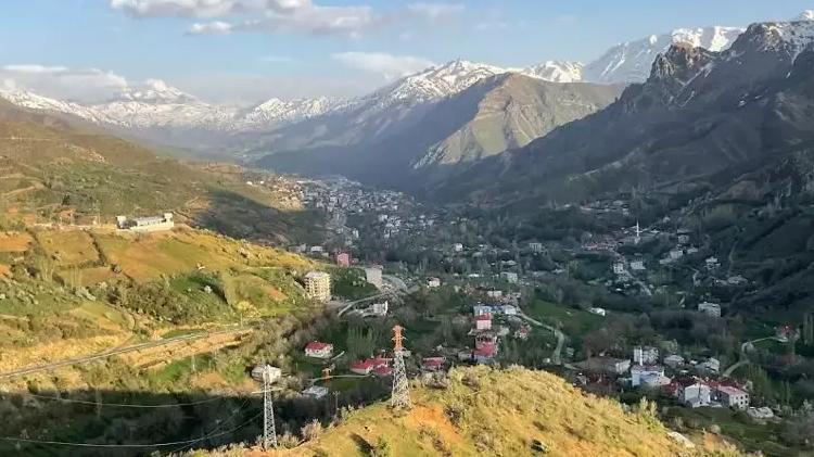 ŞEMDİNLİDEKİ SU KAYNAĞI VE HİDROJEN SÜLFÜR GAZI RAPORLANACAK
