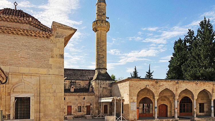 Bir Adanalılar bir de Fransızlar anlıyor İşte anarya, cardın ve diğerleri...