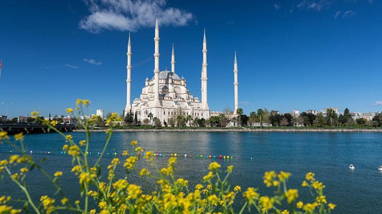 Bir Adanalılar bir de Fransızlar anlıyor İşte anarya, cardın ve diğerleri...