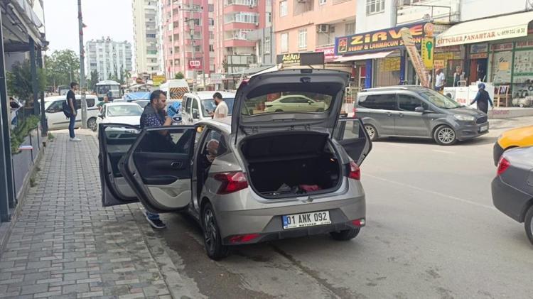 İş yerine düzenlenen silahlı saldırıda otomobiliyle seyreden kadın vuruldu