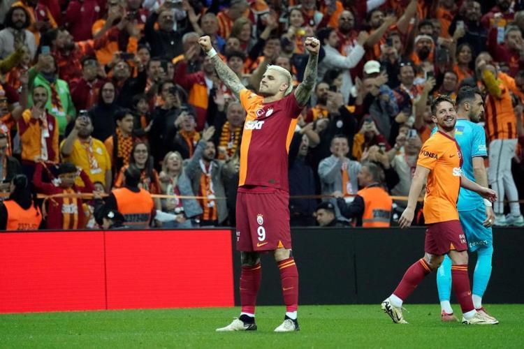 G.SARAY DEĞİŞİK BİR HAVAYA GİRDİ