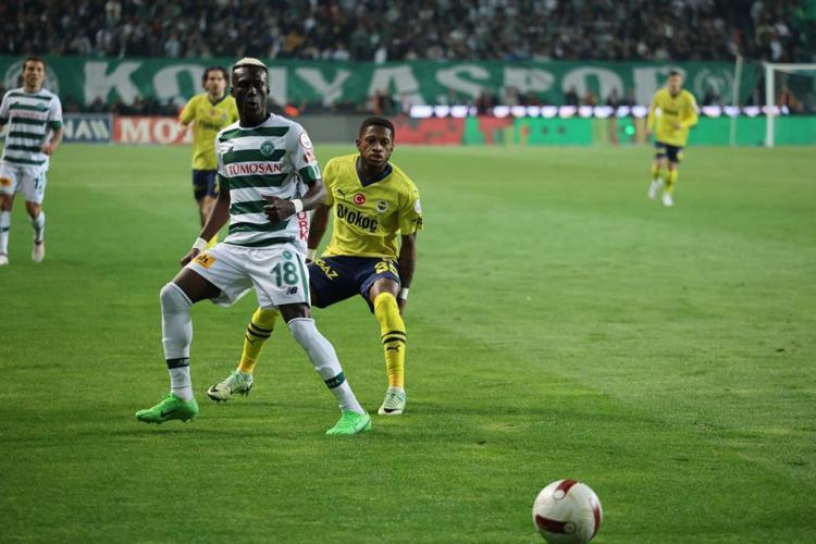 Fenerbahçe, şampiyonluk yarışında ağır yara aldı