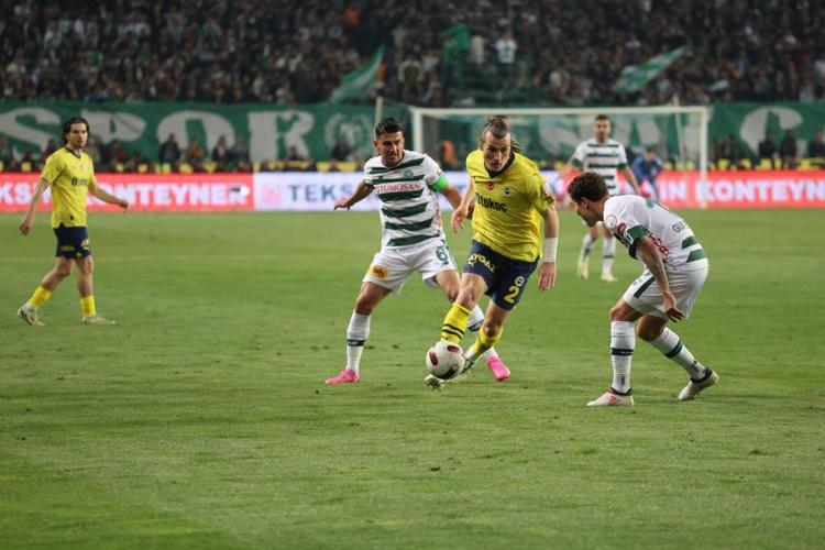 Fenerbahçe, şampiyonluk yarışında ağır yara aldı
