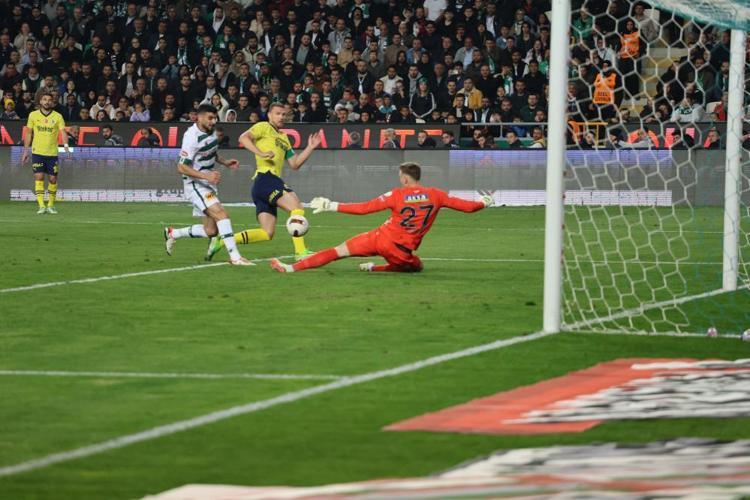 GALATASARAY VE FENERBAHÇENİN KALAN MAÇLARI