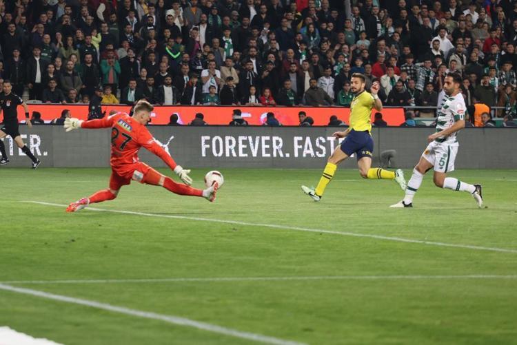 Mesut Özilden daha kötü Bıyığıyla tarz oldu, korner bile kullanamadı, 15 milyon euroluk fiyasko
