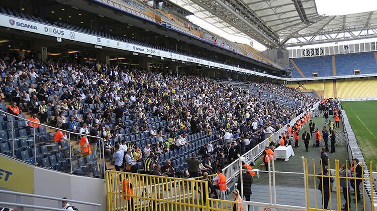 Ali Koç aday olmazsa yer yerinden oynayacak Fenerbahçeden içeri giremez, Aziz Yıldırım kupa canavarı hocayla geliyor