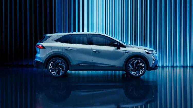 Renault SUV dünyasında Symbioz ile atak yaptı; Fiyatını gören SUV model demez