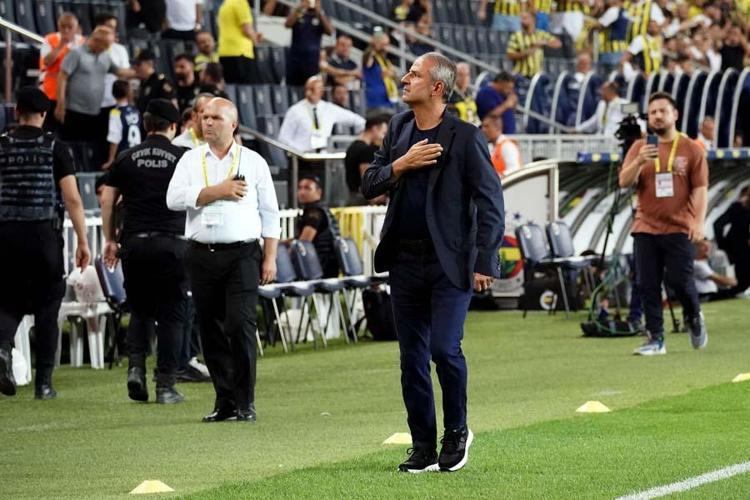 AZİZ YILDIRIM LEHİNE BAĞIRDILAR
