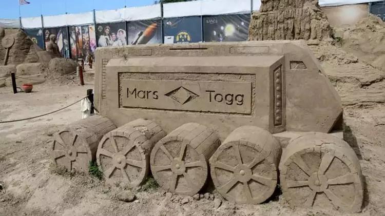 Uzay temalı kum festivali Lara sahilinde başladı