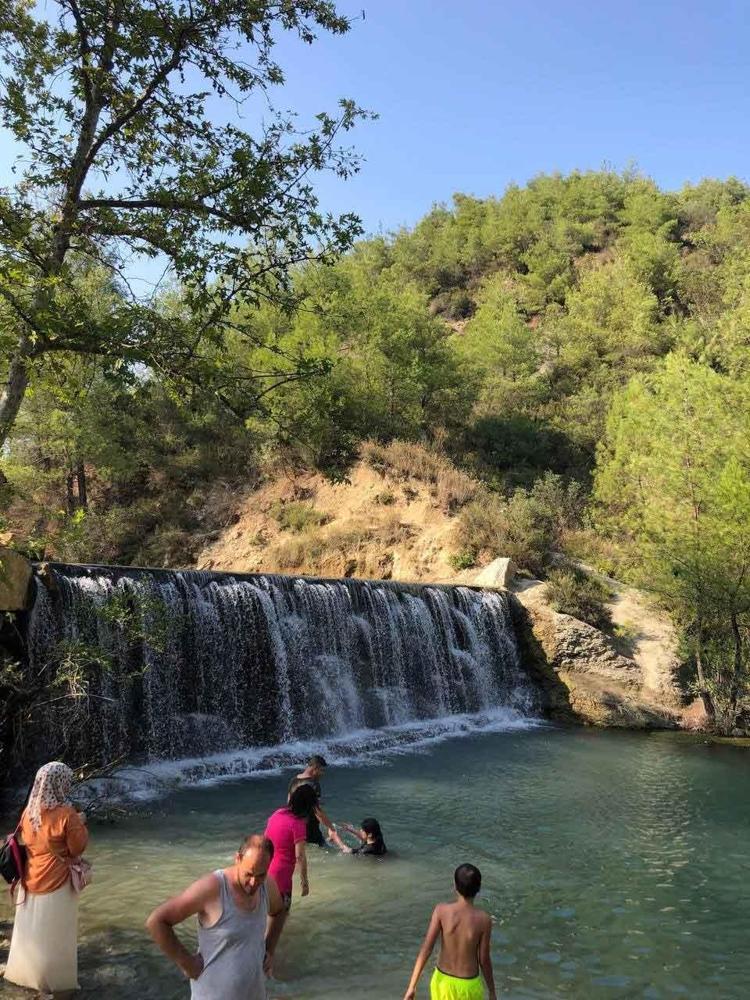 Adana sıcaklarından kaçan vatandaşlar Yedigözeye akın ediyor