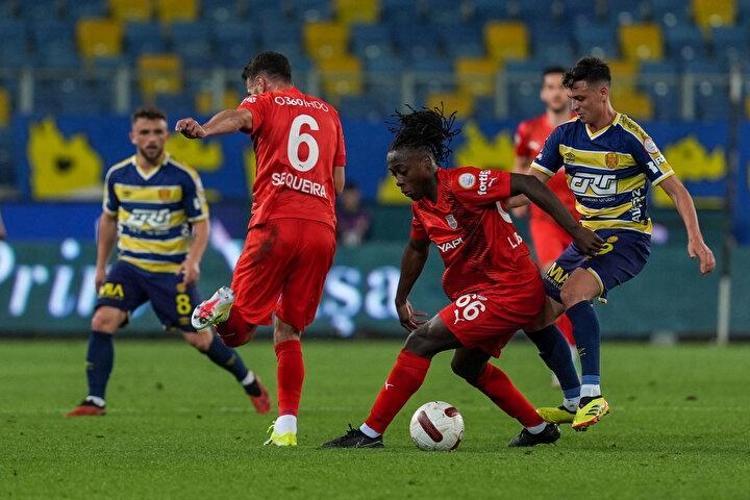 Süper Ligde en çok puanla şampiyon olan takım hangisi Süper Ligde puan rekoru hangi takımda En fazla kaç puanla şampiyon kim oldu
