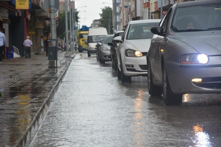 Meteoroloji son dakika duyurdu Kavurucu sıcaklar öncesi yağışlar bir anda bastıracak