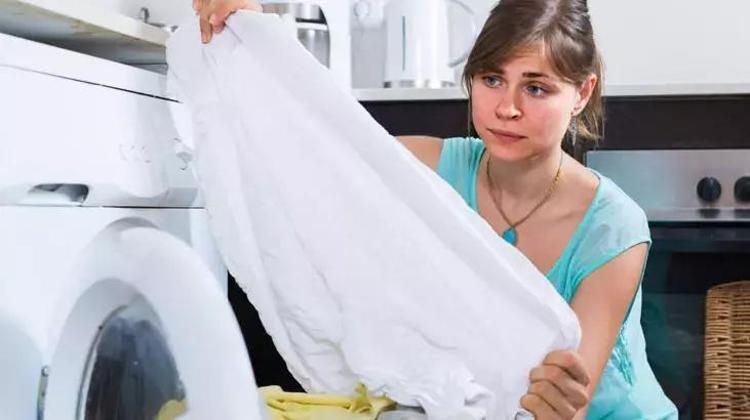 Kıyafetleri 1 kapakla mis gibi kokutan tüyo; Ev hanımlarının gizli sırrı çamaşırda ne leke bırakıyor ne koku