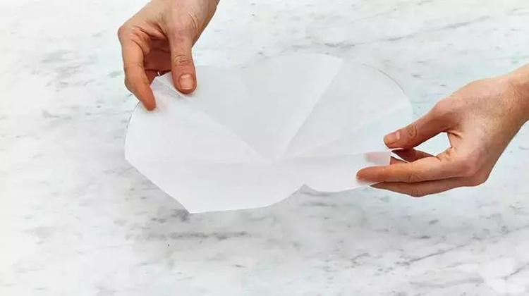 Pişirme kağıdının sağlıklısı bu detayda saklı; alırken kimse dikkat etmiyor Hormon dengesini altüst ediyor