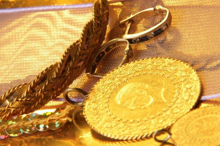 ALTINDA DÜŞÜŞ BEKLENTİM VAR