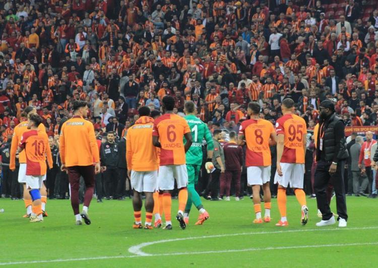 Konyaspor maçı öncesi Galatasarayda kriz Köhn, Kerem Demirbay pişman etti, şampiyonluk gidebilir