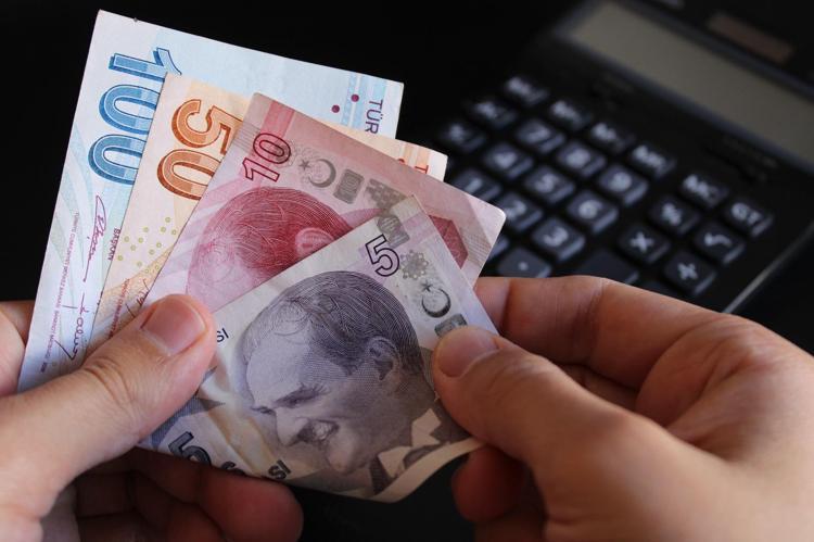 AVUKAT GİZEM GONCE: BANKA HESAP SAHİBİNİ UYARMALI