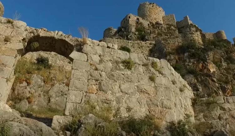 Adanada Şahmeranın evi olarak biliniyor Seyahatnamede adı geçiyor