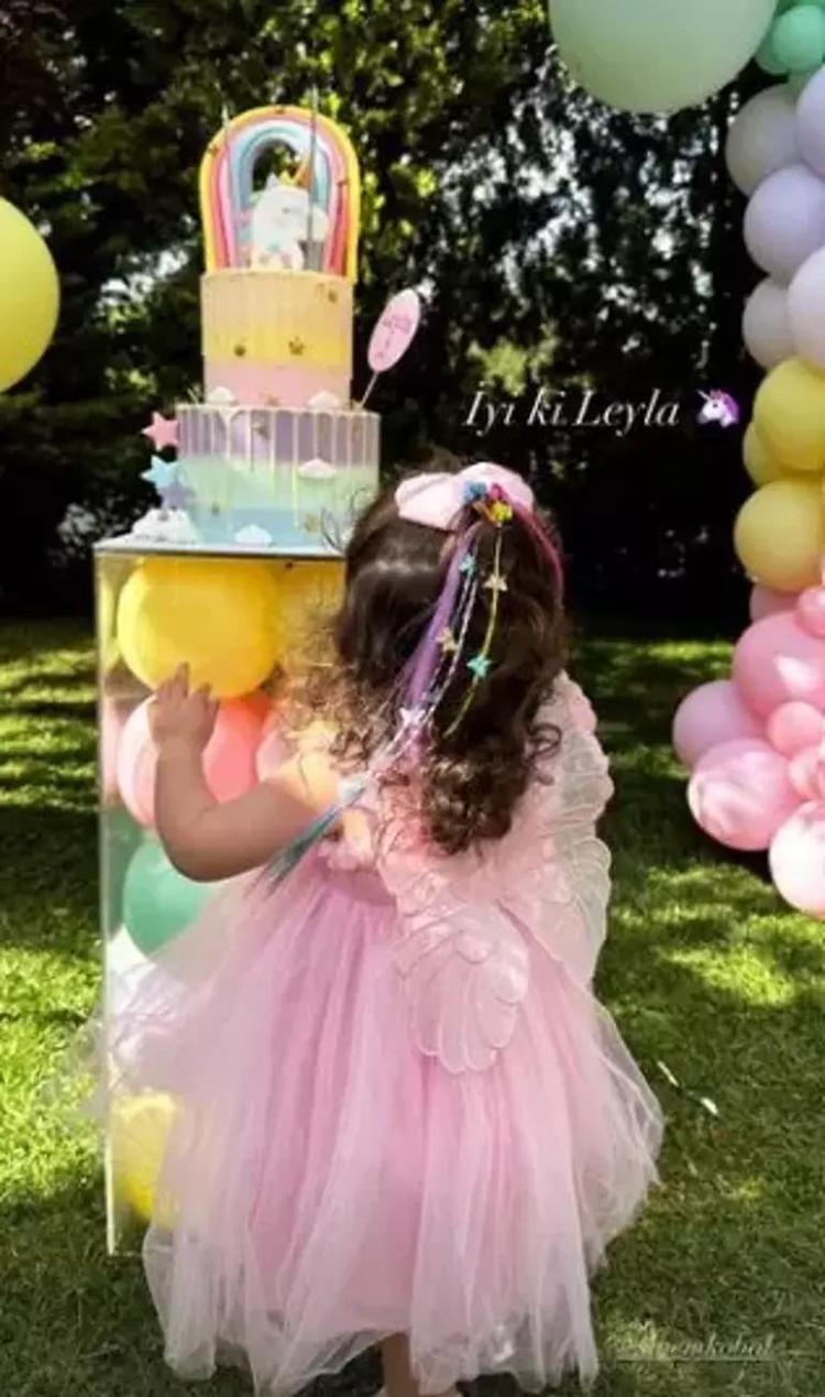 Kenan İmirzalıoğlu ile Sinem Kobalın kızları Leyla 2 yaşında