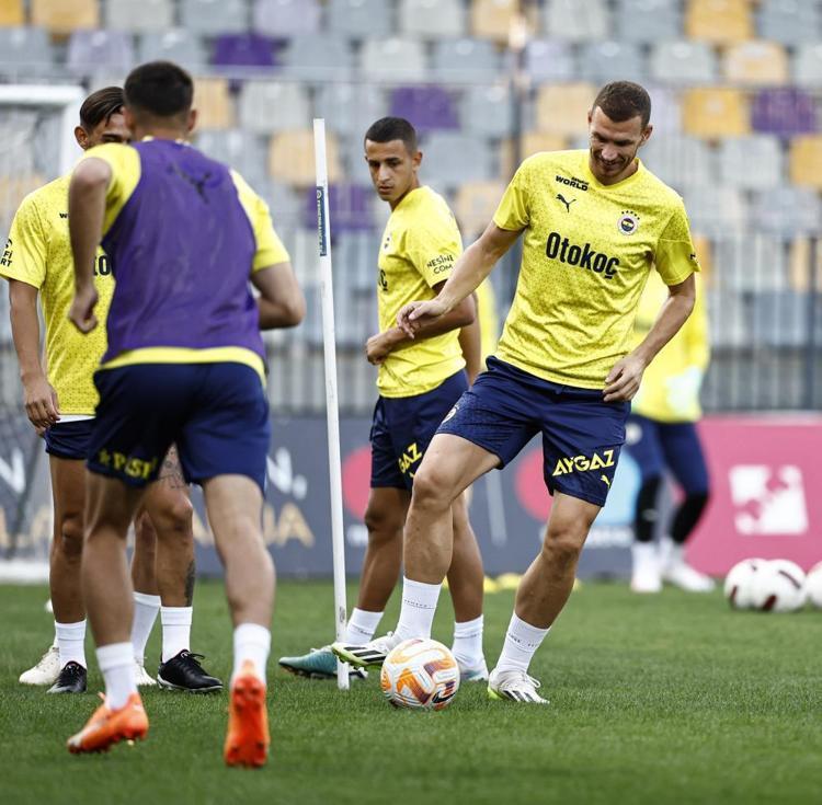 Fenerbahçeden yılın transfer bombası Dzeko, Batshuayi yerine Benzema geliyor