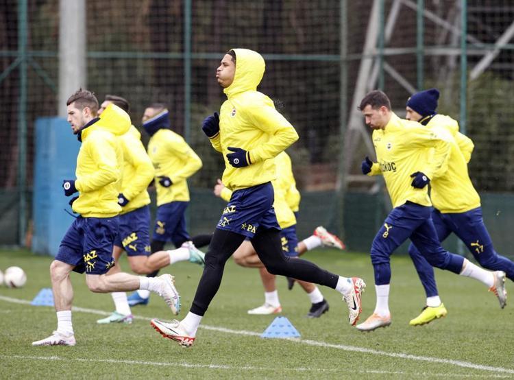 Fenerbahçeden yılın transfer bombası Dzeko, Batshuayi yerine Benzema geliyor