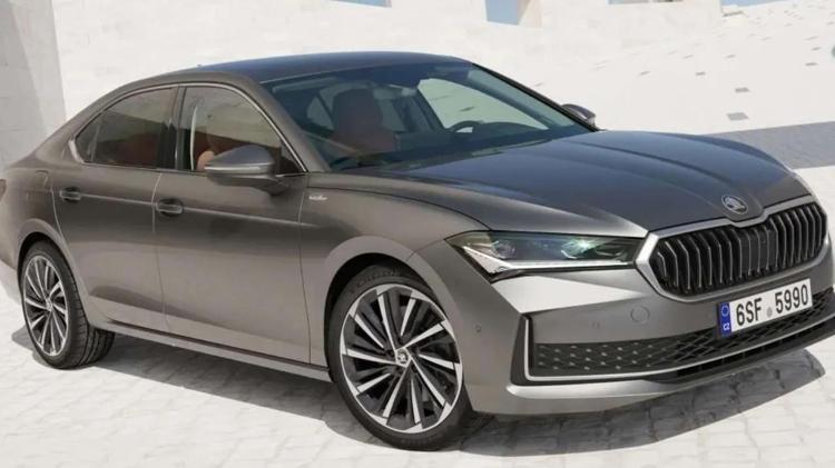 Yeni nesil Skoda Superb satışa çıktı; fiyatına kimse inanamadı