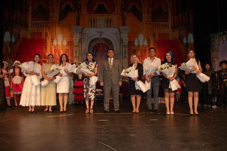 GKV’lilerin ingilizce müzikali büyüledi Yüksek performans sergilediler