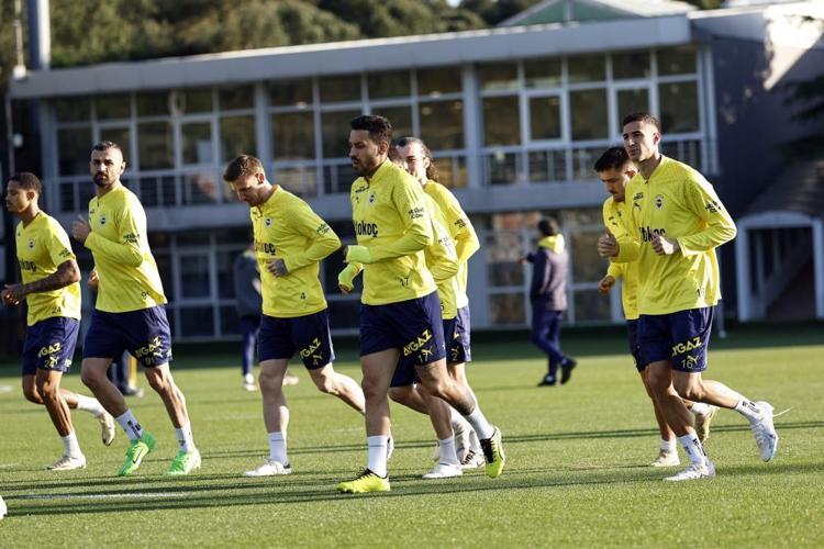 Benzema, Lukaku, Dybala derken Barcelonanın golcüsü geliyor Ali Koç vitesi artırdı