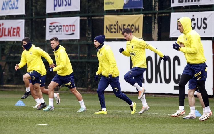 Benzema, Lukaku, Dybala derken Barcelonanın golcüsü geliyor Ali Koç vitesi artırdı