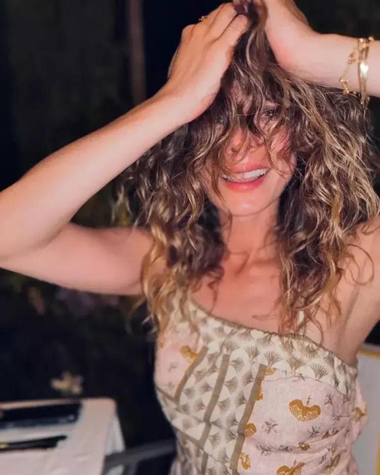 ÖZGE ÖZPİRİNÇCİ PAYLAŞTI