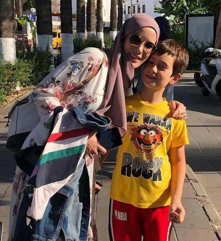 Gamze Özçelik çocuğu var mı Ailenin Yeni Üyesi Reshad Strikin kaç çocuğu var İkilinin önceki evlilikleri ne zaman bitti