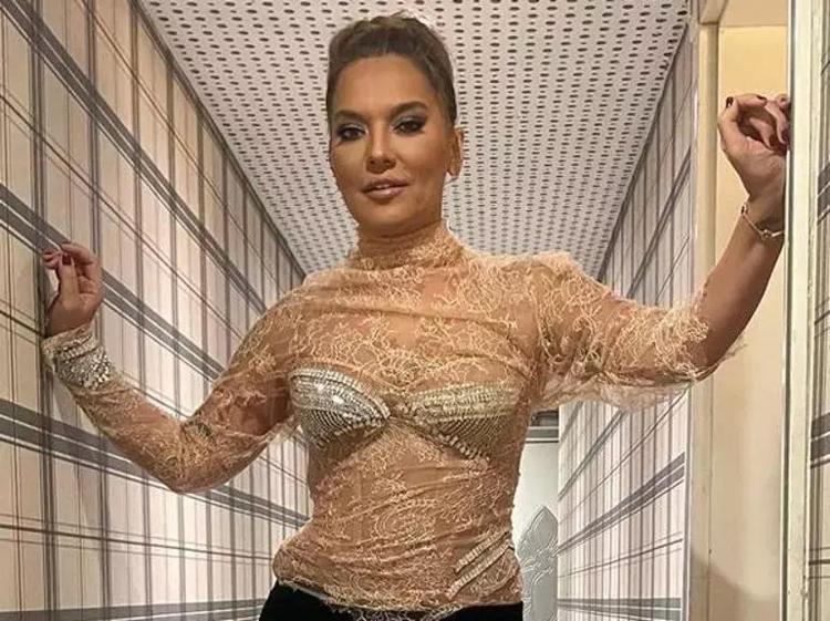 Demet Akalın önce 10 kilo verdi sonra imaj değiştirdi
