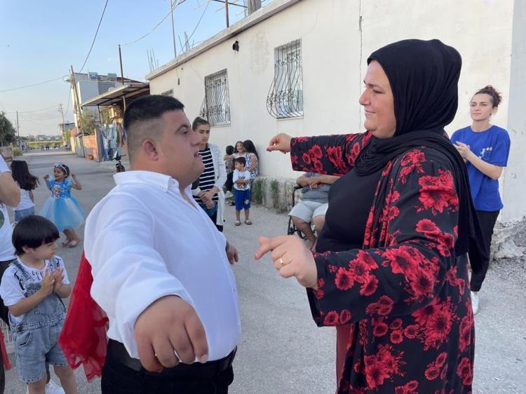 Adanada down sendromlu genç askere gitti: Davullu zurnalı tören yapıldı
