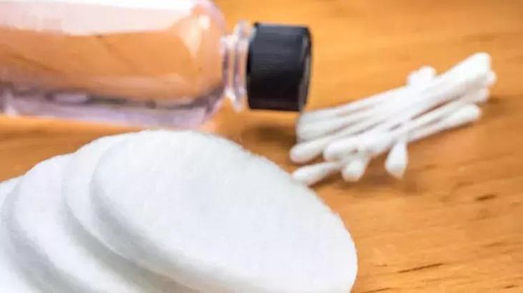 Meğer sinek de kovuyormuş Sadece iki malzeme oje de çıkartıyor böcek de kovuyor