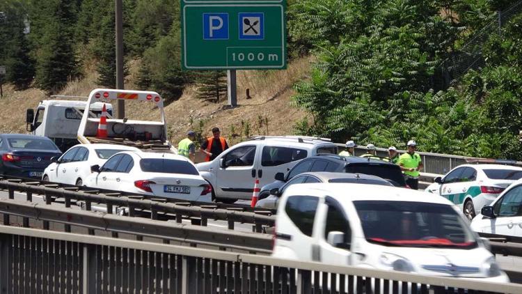 Tatilcilerin dönüş yolunda trafik yoğunluğu başladı Otogar ve yollar doldu taştı