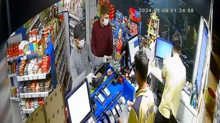 Yüzlerini maskeyle kapatarak benzinlik soymaya çalıştılar