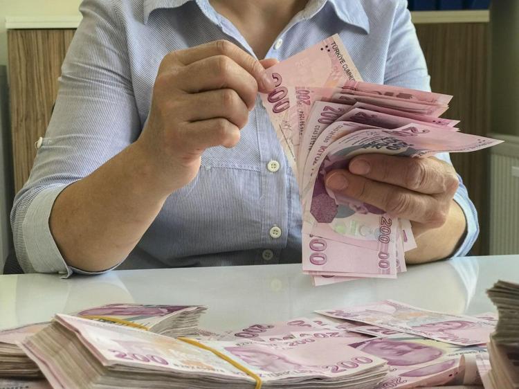 Kısa vadeli faizlerde yükseliş 100 bin liranın aylık getirisi belli oldu, İşte en yüksek mevduat faizi...