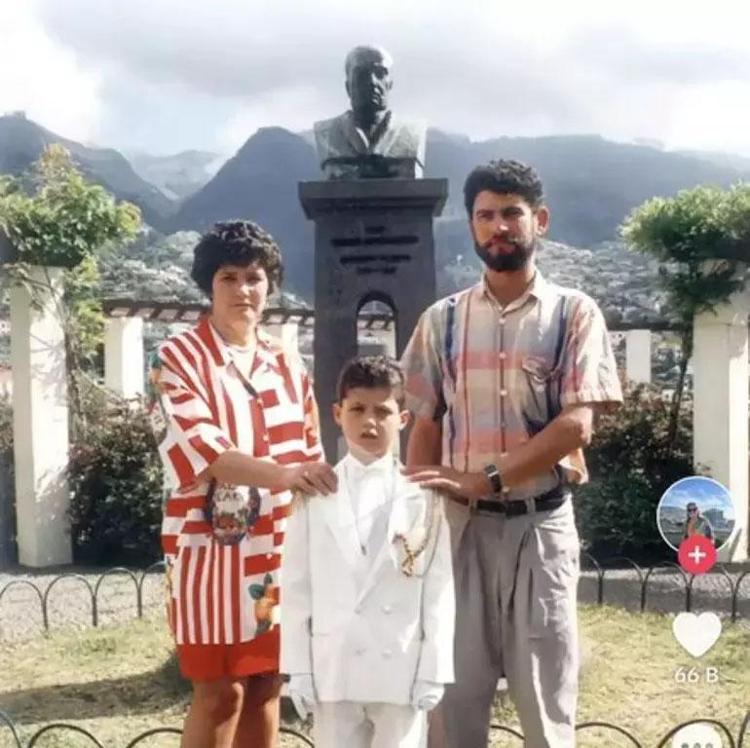 Cristiano Ronaldo ile aynı kareye girmişti Anne Dolores Aveiro paylaştı: Çok benzer