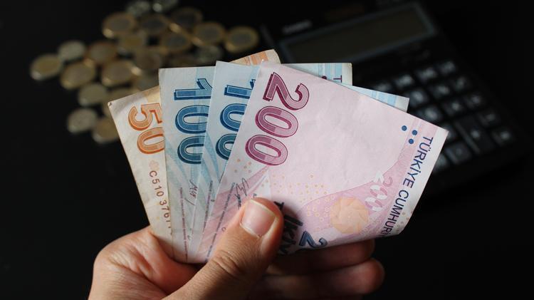 Emekli ve memur milyonlar nefesini tuttu Zam oranı ortaya çıktı İşte en düşük emekli ve memur maaşı