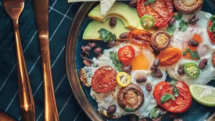 Meyve yemek için günün en doğru saatini Canan Karatay açıkladı