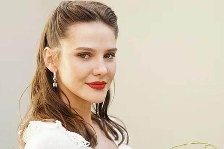 7 ay önce evlenmişti Alina Boz hamile mi Demet Akalın’ın iddiası gündem oldu