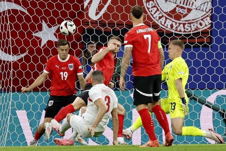 Avusturya-Türkiye maçında olay yaratan konuşma İzleyen herkes duydu