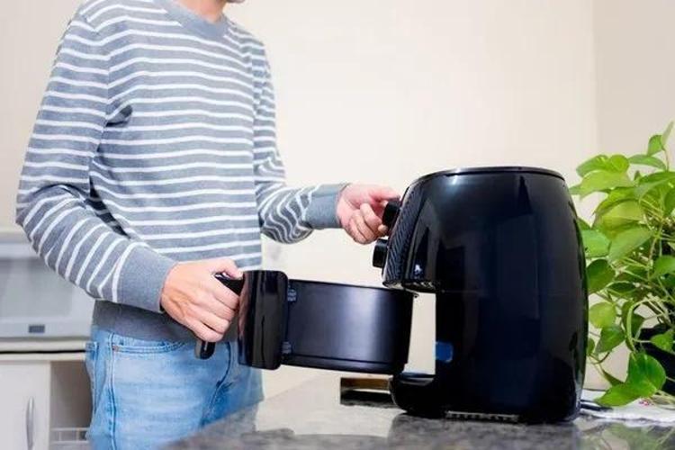 Airfryera bu ürünleri asla koymayın Uzmanlar sıraladı: Çıtır çıtır yapayım derken...